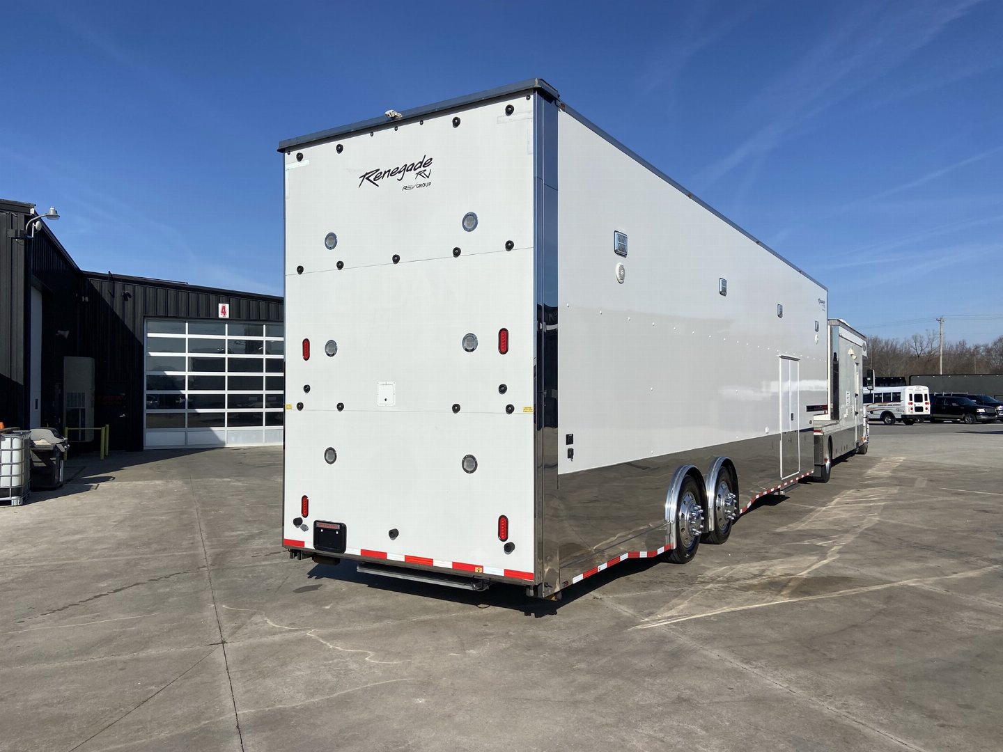 
								Renegade 3 Car Lift Gate Racing Stacker full									